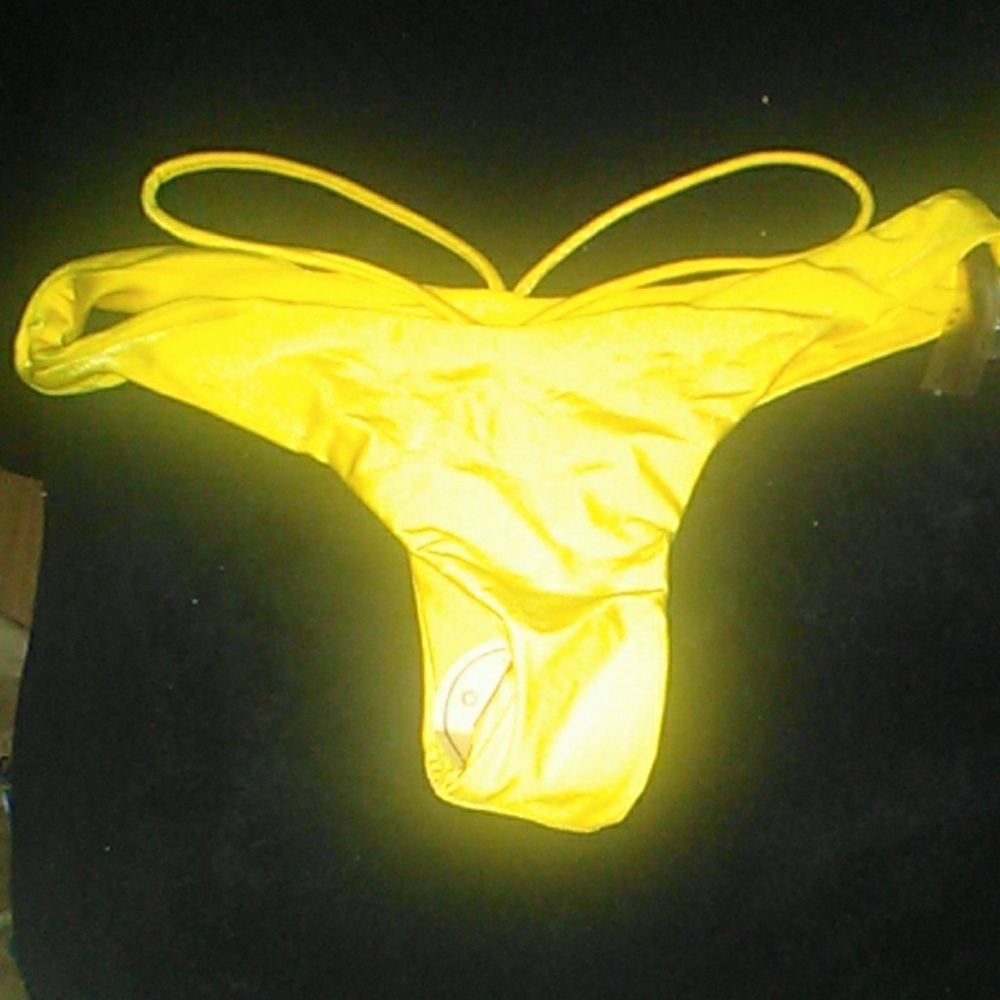 Bikini - Picture 5 of 6
